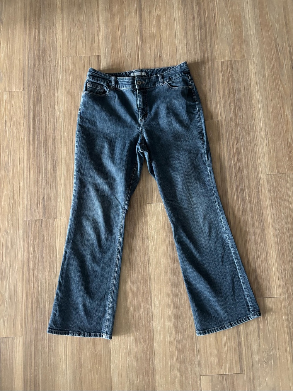 Chico's Platinum Jeans Bootcut Medium Wash Denim Womens 2 Short/US 12 Short